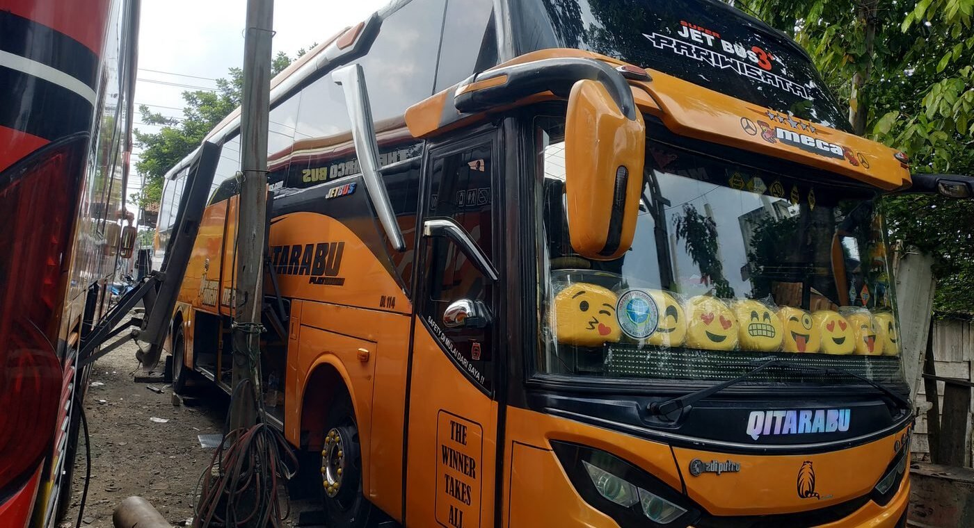 Big Bus di Solo — rental mobil Sindutrans