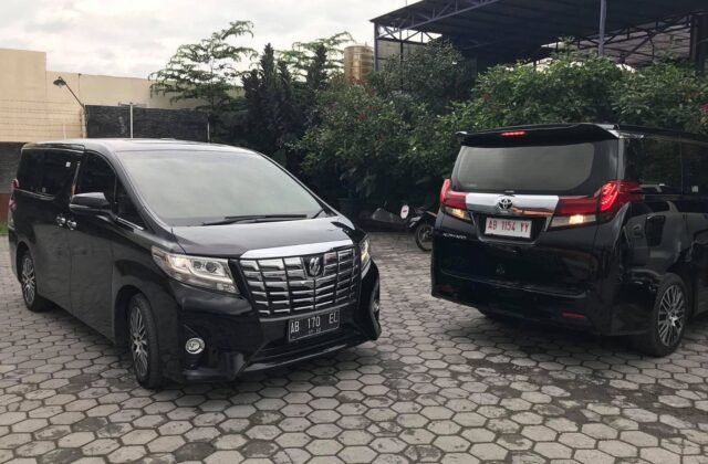 Sewa Mobil Blitar Dengan Driver Matic & Manual 24 Jam
