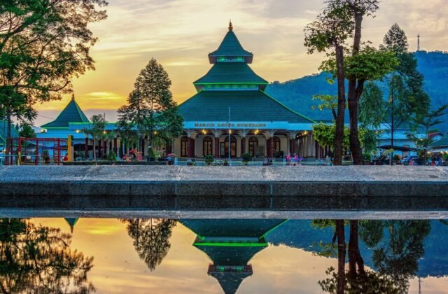Rental mobil Sumedang — Sindutrans