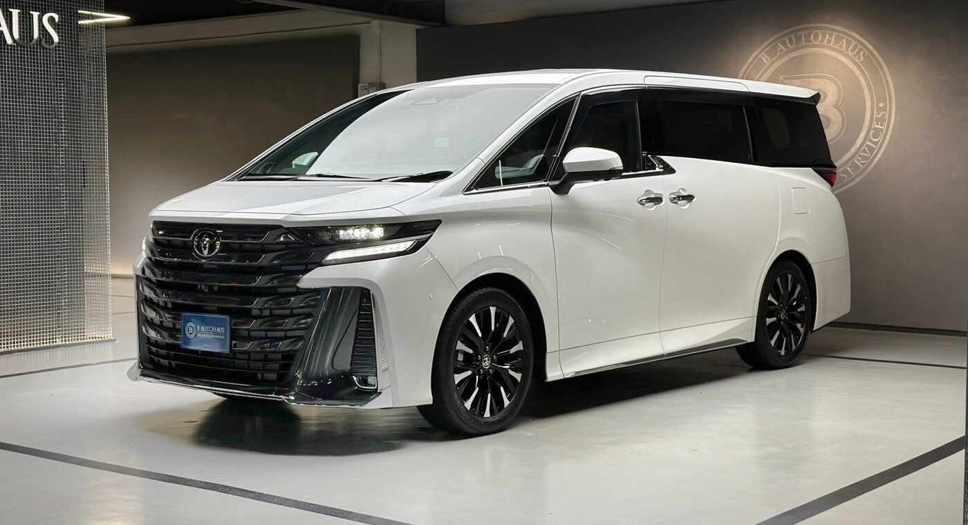 Toyota Alphard di Malang — rental mobil Sindutrans